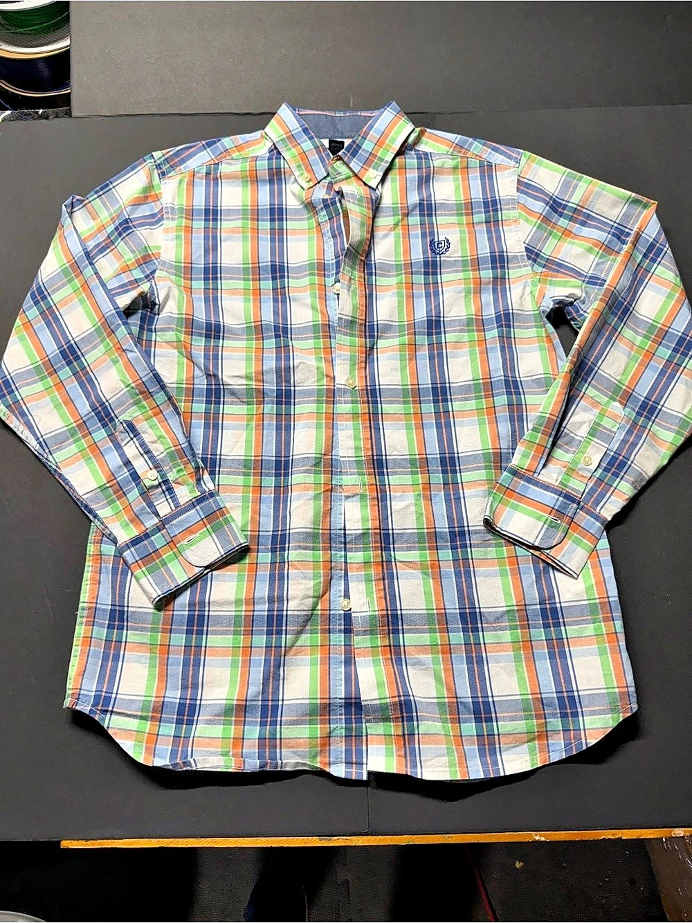 Chaps Boyโs Plaid Button Down Size Large Like New